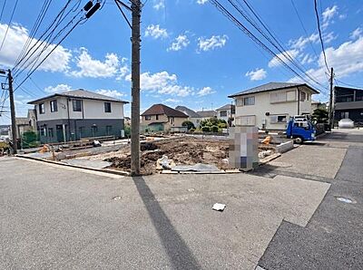 外観:第1種住居地域内の良好な住環境が保たれたエリア。周囲に高い建物がなく、青空が広がる気持ちの良い現地。「耐震等級3」+「制震ダンパー」を備えたこだわりの品質です。 外観:第1種住居地域内の良好な住環境が保たれたエリア。周囲に高い建物がなく、青空が広がる気持ちの良い現地。「耐震等級3」+「制震ダンパー」を備えたこだわりの品質です。