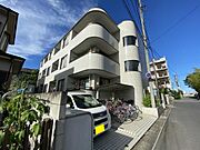 吉川駅より徒歩6分 築36年4ヶ月 3階建の賃貸物件