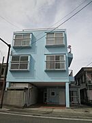 箱根板橋駅より徒歩13分 築40年8ヶ月 3階建の賃貸物件