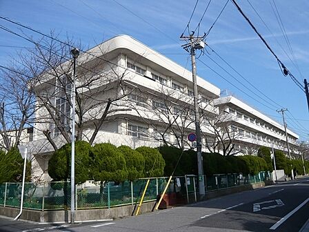市川市立福栄中学校まで228m
