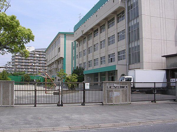 市川市立南行徳中学校まで222m