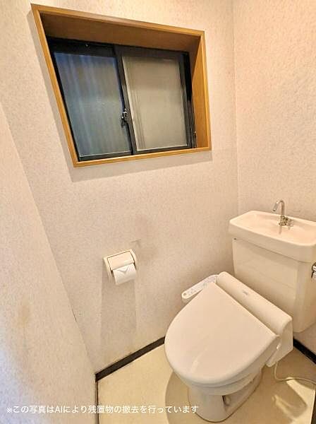 1階トイレです【聚楽廻西町】担当：西田※この写真はAIにより残置物の撤去を行っています