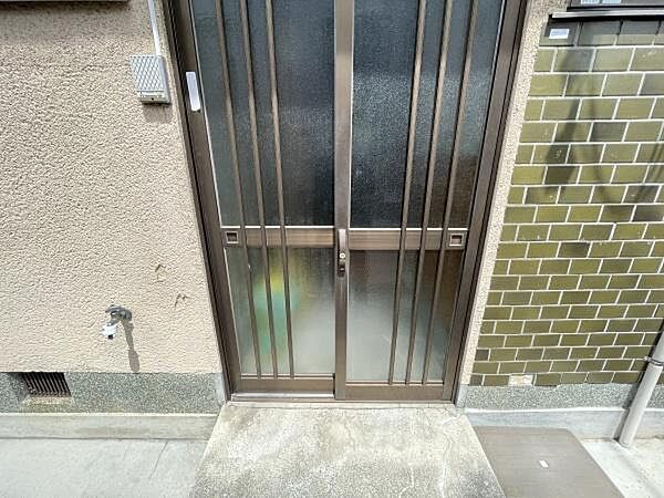 玄関扉です【大塚檀ノ浦】担当：佐々木