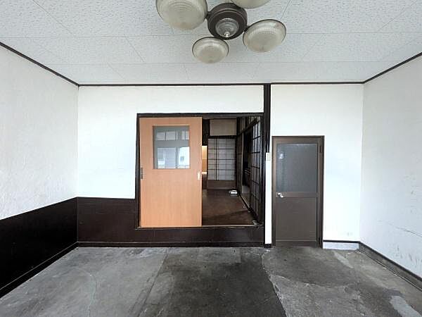 土間（玄関）です【西七条市部町】担当：西田