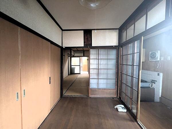 洋室です【西七条市部町】担当：西田