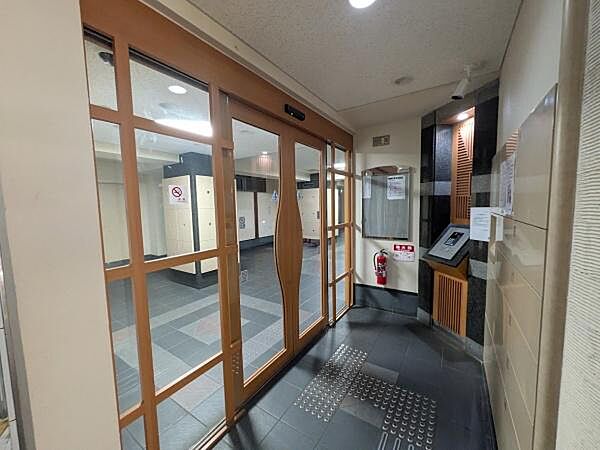 エントランスです【エスリード四条河原町】担当：森田