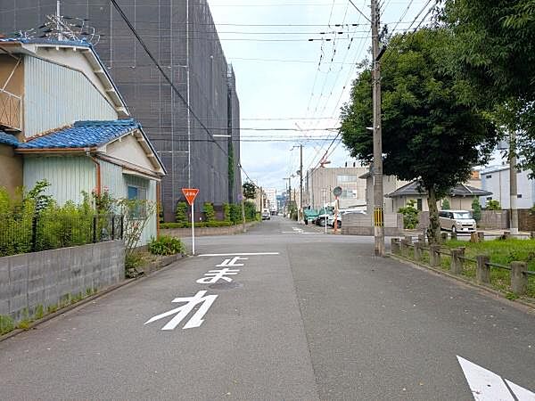 前面道路です【上鳥羽高畠町】担当：西田