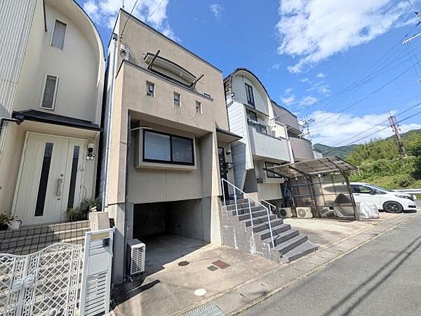 前面道路含む現地写真です【修学院山ノ鼻町】担当：吹田写真は2023年改装時のものです