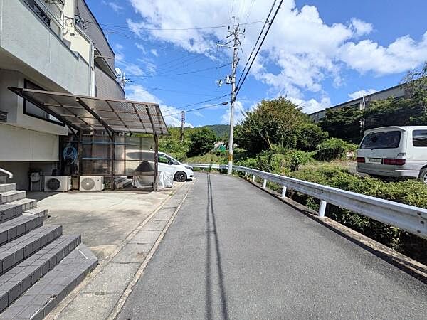 前面道路含む現地写真です【修学院山ノ鼻町】担当：吹田写真は2023年改装時のものです