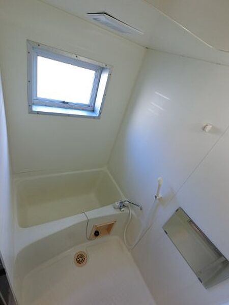 画像6:浴室に窓がついてます