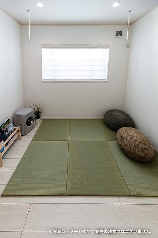 2Fのフリースペースをサンルームとしてお洗濯スペースに。置き畳を置いて和の空間に仕上げるのもおすすめです。※画像はイメージです