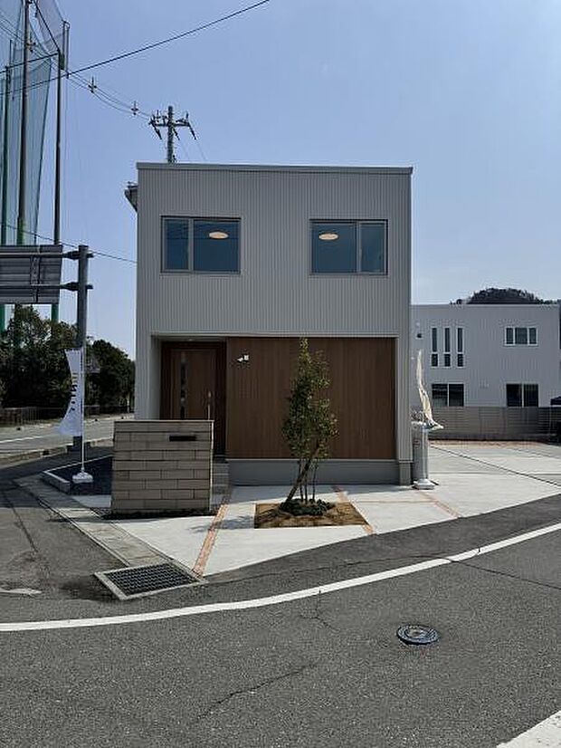 天童市山元にあるモデルハウスは、オーガニックスタイルをテーマにやすらぎとあたたみを感じる展示場です。