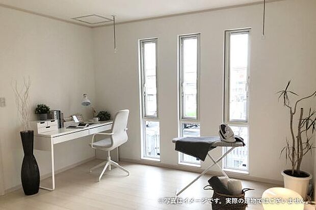 2Fのフリースペースをサンルームとしてお洗濯スペースに。家事室の機能も◎※画像はイメージです