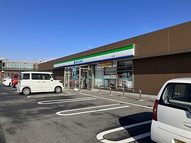 ファミリーマート山辺町店まで964m