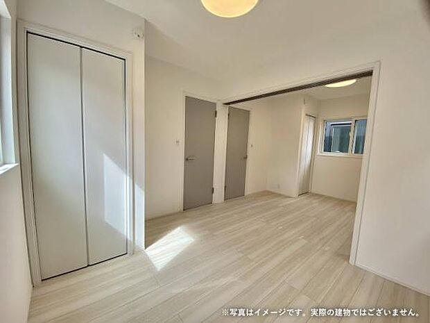 スケルトン=躯体、インフィル=内装設備を分離して考える設計を採用。15年周期で変化すると言われる家族のライフスタイルに合わせ、構造体を変えることなく部屋の増減が可能です。※画像はイメージです