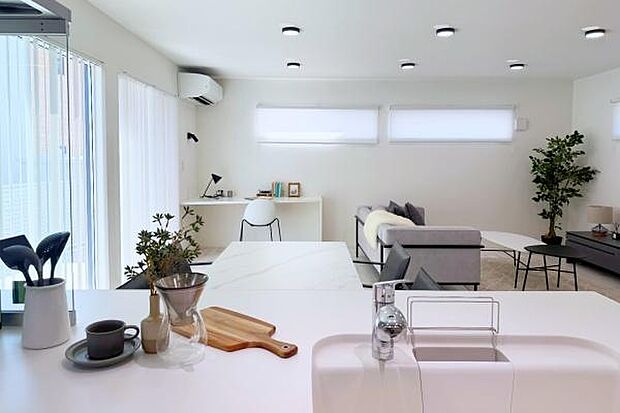 リビング学習やリモートワークを想定したワークスペースを設置しています。ぜひ参考にしてください♪