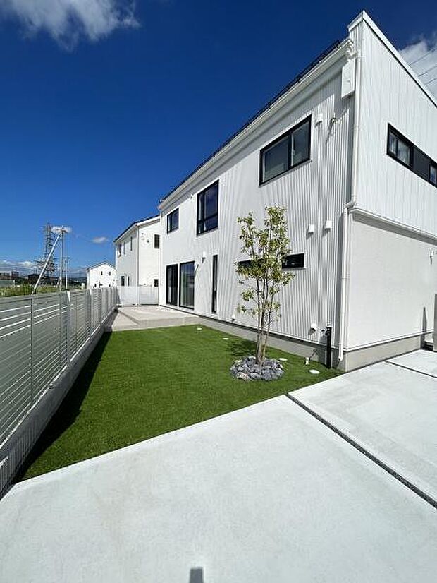 展示場は、外構もつくりこんでいます。外構にもご注目ください！