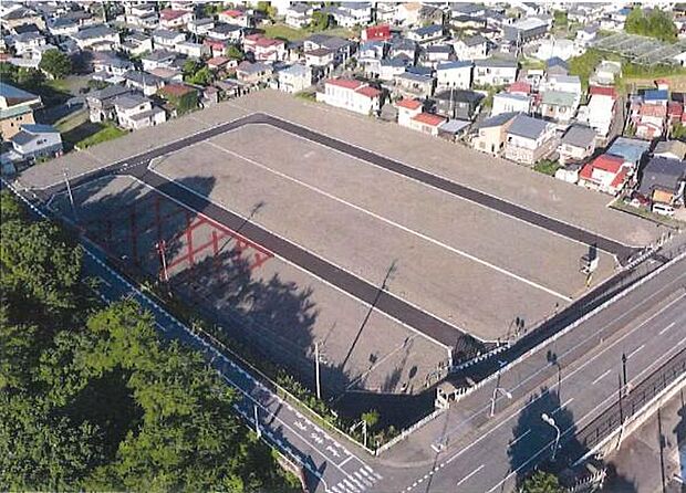 新しい大型分譲地内にあります。