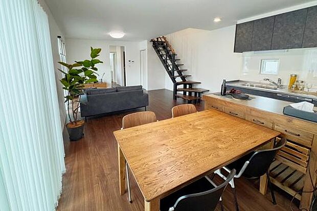 モデルハウスは、クラッシュゲートのインテリアでコーディネート。インテリアのご提案もお任せください!