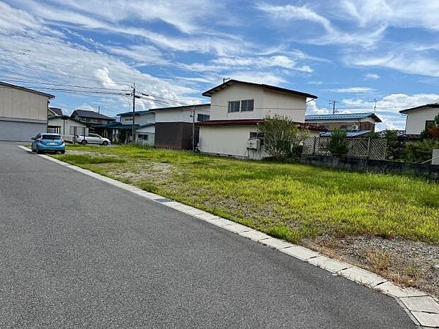 閑静な住宅街にあります。