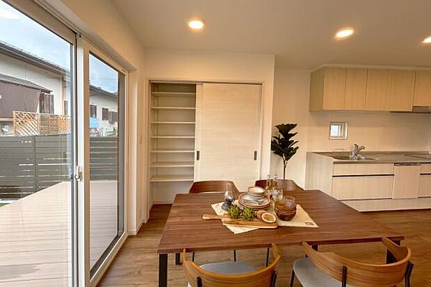 【事例紹介】キッチンにはパントリーも設置可能!広さや間取りはもちろん、調理や洗濯などの家事動線や収納、子供動線などもこだわっています!