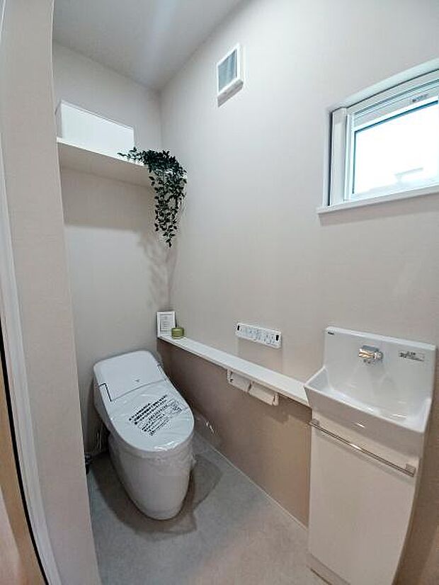 トイレは2か所!大人数でも困りません。