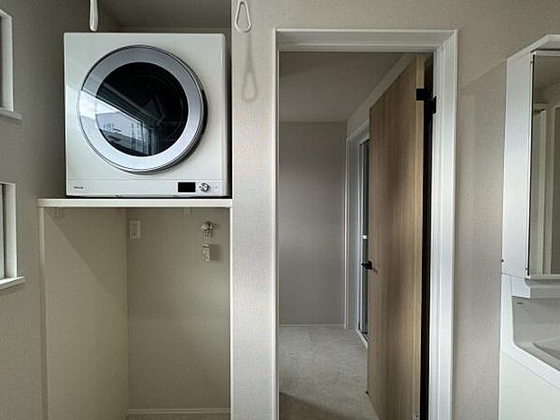 お天気やにおいを気にせず洗濯物を乾かせる「幹太くん」付きサンルーム!