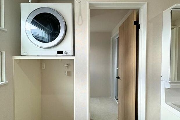 お天気やにおいを気にせず洗濯物を乾かせる「幹太くん」付きサンルーム!