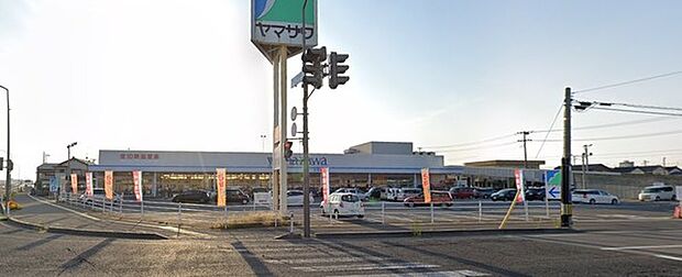 ヤマザワ山居町店まで821m