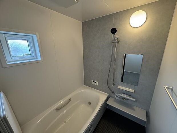 1坪タイプでゆったり！ダブルの保温構造を標準採用しているのでお湯が冷めにくく、時間差で入る際も安心です。