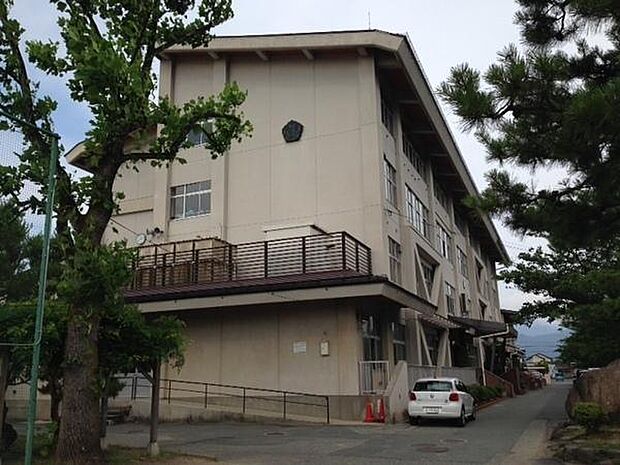 山形市立金井中学校まで1100m