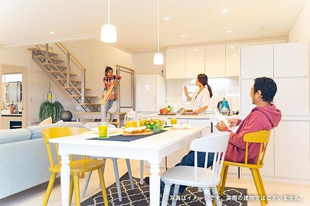 LDKは自然と家族の集まる空間に。コンパクトでちょうどいい広さです♪※画像はイメージです。