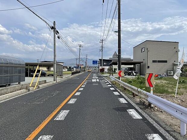 嶋地区も近くお買い物も便利♪