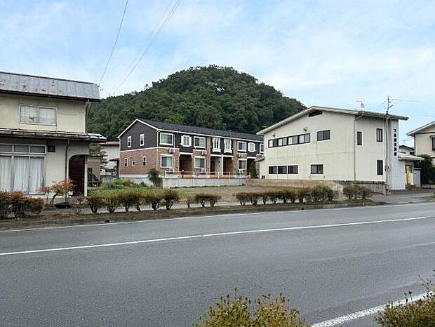 国道13号線へのアクセス良好！通勤にも便利です♪