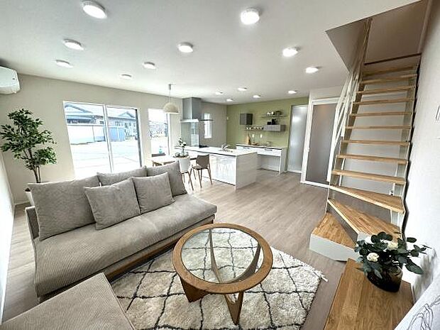 モデルハウスは、クラッシュゲートのインテリアと小物でコーディネート。インテリアのご提案もお任せください！