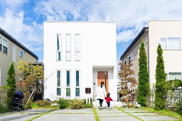 地震への備えとして「ユニテハウス」は凹凸のない箱型。建物形状をシンプルにすることで、力のかかり方にムラがなくなり、揺れに強い建物になります。