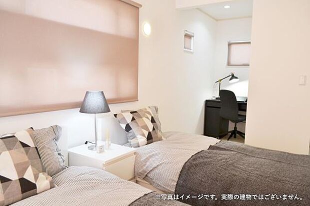 主寝室の一画に「DEN」を設けると、ワークスペースとして活用できます。メイクスペースとしても◎※写真はイメージです
