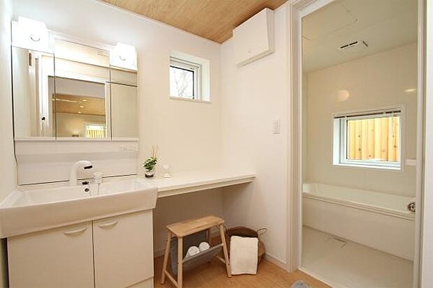 洗面脱衣室は広めにとるのがおすすめです！ホテルライクな雰囲気が人気です！※画像はイメージです