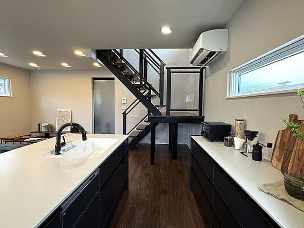 広さや間取りはもちろん、調理や洗濯などの家事動線や収納、子供動線なども、お近くの展示場にてご体感ください♪