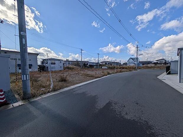 前面道路幅員は6.0mで駐車が苦手な方も安心です!