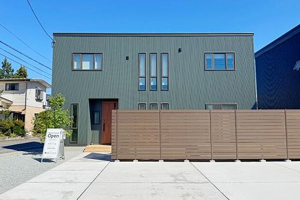 米沢市中田町展示場は、乾太くん+エアコン3台+インテリア込みでコーディネート!インテリア設置済みなので、実際の暮らしがイメージしやすい♪