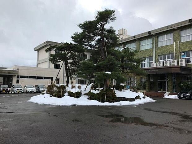 鶴岡市立鶴岡第一中学校まで970m