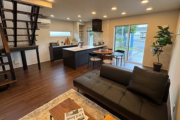 モデルハウスは、クラッシュゲートのインテリアと小物でコーディネート。インテリアのご提案もお任せください!