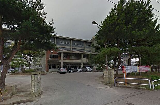 鶴岡市立鶴岡第三中学校まで310m