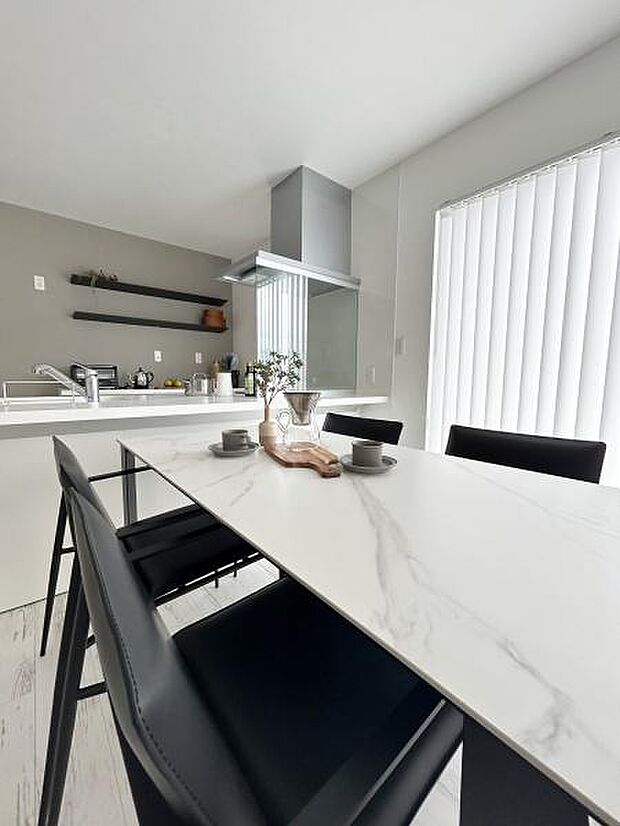 人気の対面キッチンを採用。配膳の動線など、家事ラクになるように考えました！