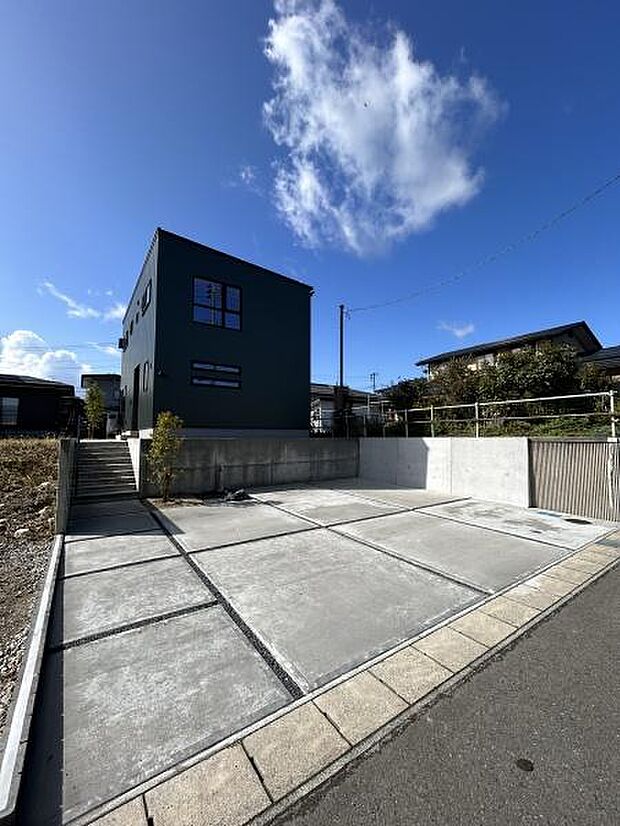 徒歩1分のところにある山形市みはらしの丘展示場は、いつでもご見学可能です！ご予約お待ちしてます♪