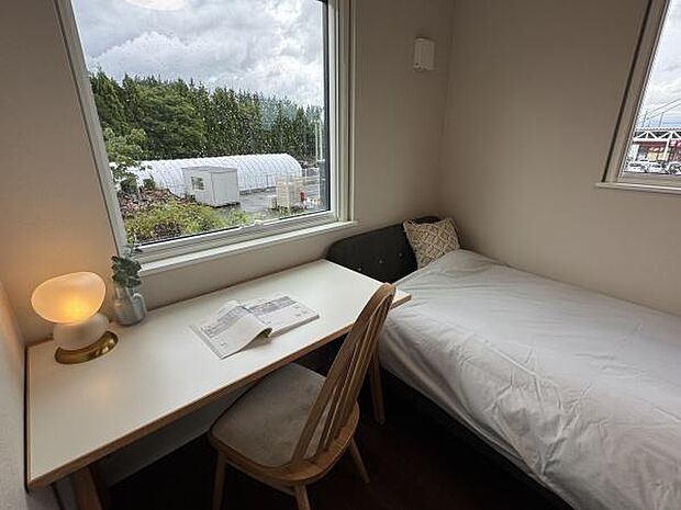 モデルハウスは子供部屋までしっかりコーディネート。窓からの景色も計算して配置しています！