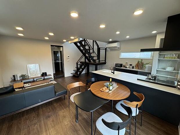 モデルハウスは、クラッシュゲートのインテリアと小物でコーディネート。インテリアのご提案もお任せください！