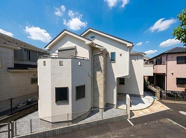 「群を抜いた満足感」どの角度から眺めても、所有感が満たされる理想的で素敵な住まい一生ものだから、「パッと見」こそが全て「第一印象で決まる」素敵なマイホーム。