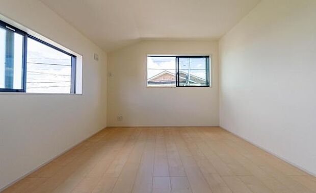 「陽の恵み」 爽やかな陽ざしを感じられる日当たりの良い寝室早起き爽やか、元気な一日に大切な陽の恵み